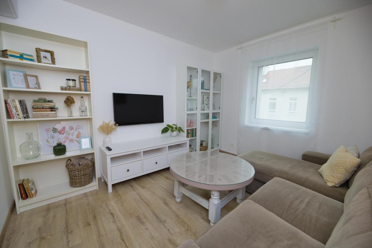 براتسيلافا Central Apartment - Folk District المظهر الخارجي الصورة